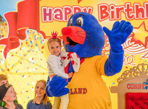 Dieses Mädchen feiert ihren Geburtstag im CONNY-LAND.
